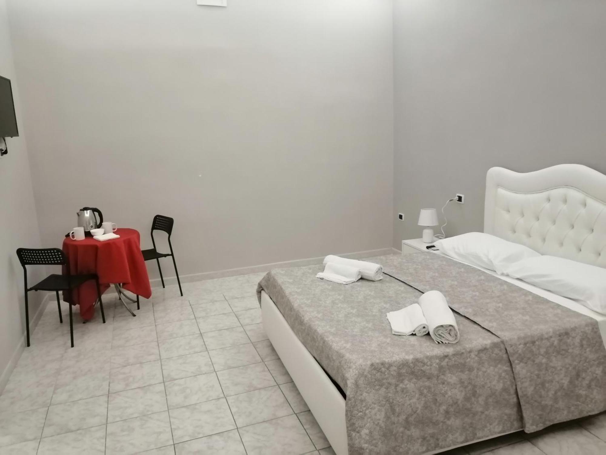 Francesco Home Наполи Екстериор снимка