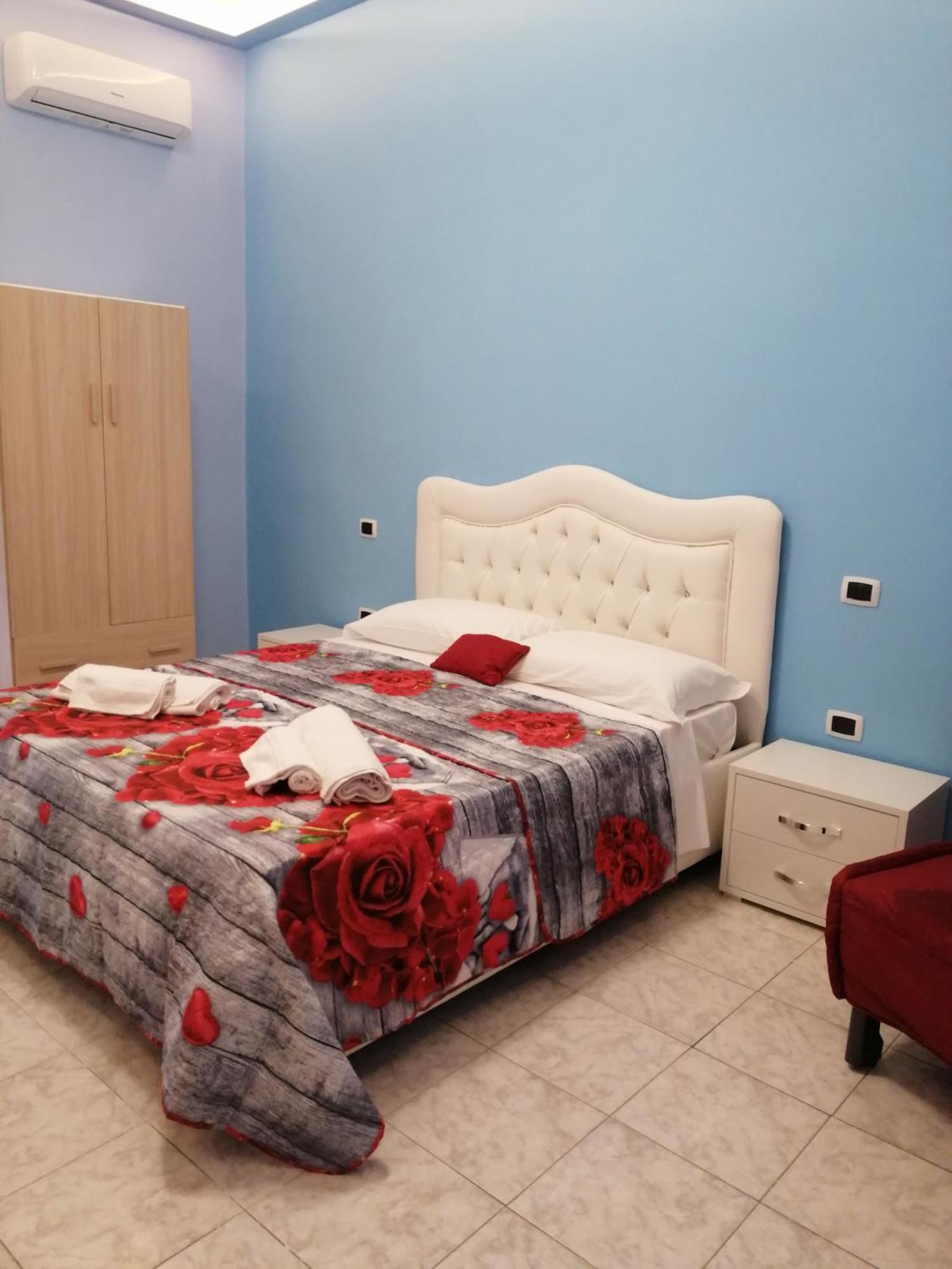 Francesco Home Наполи Екстериор снимка
