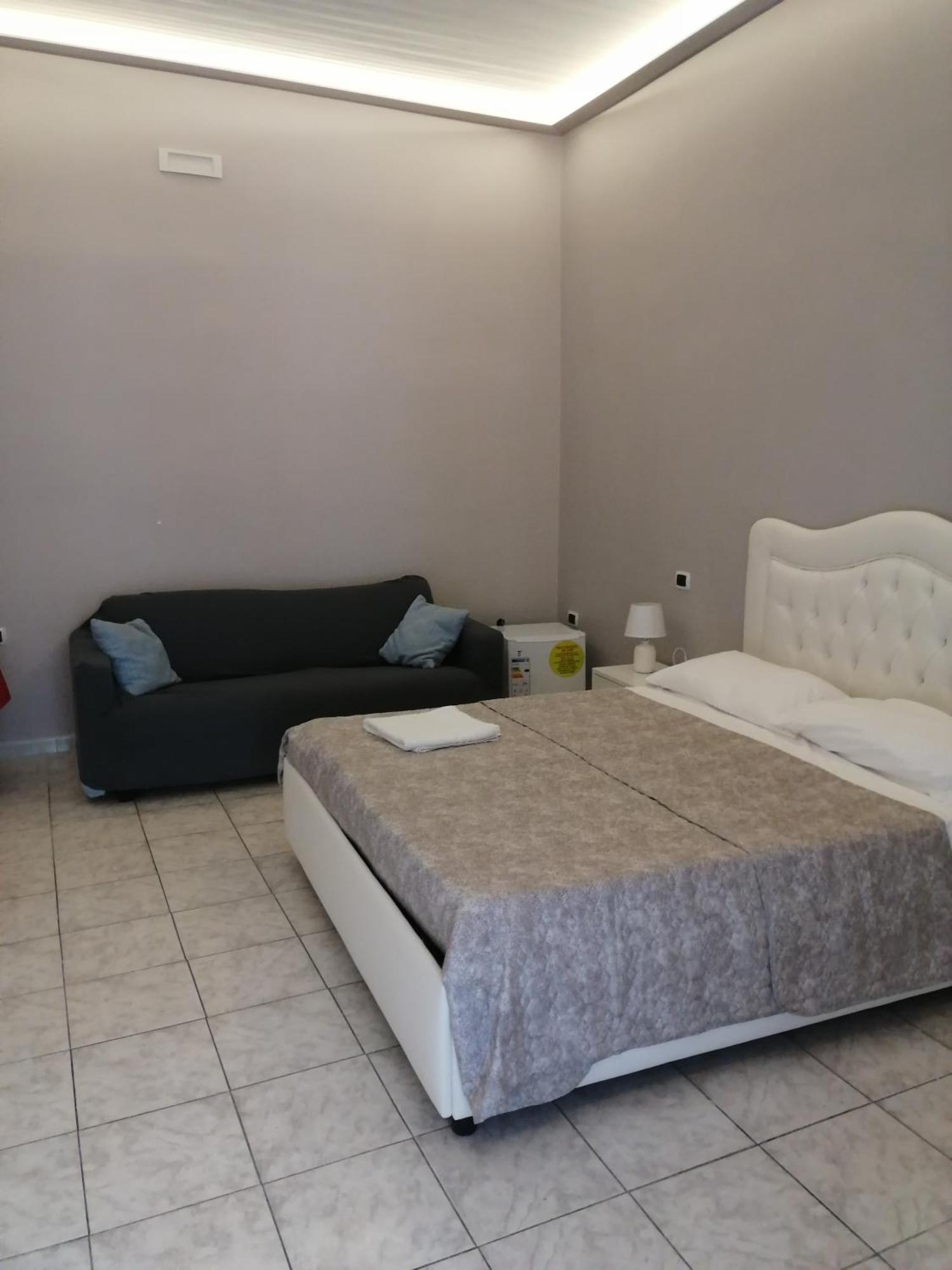 Francesco Home Наполи Екстериор снимка